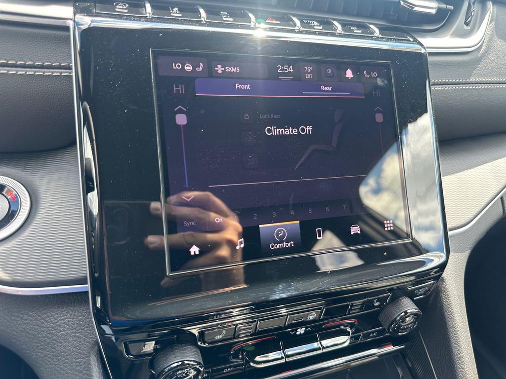 new 2025 Jeep Grand Cherokee L car, priced at $37,911