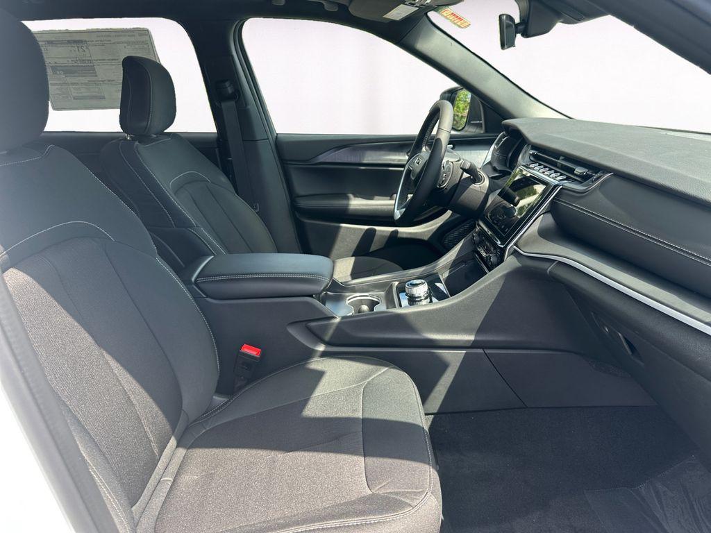 new 2025 Jeep Grand Cherokee L car, priced at $37,911