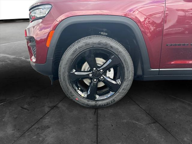 new 2025 Jeep Grand Cherokee car, priced at $43,370