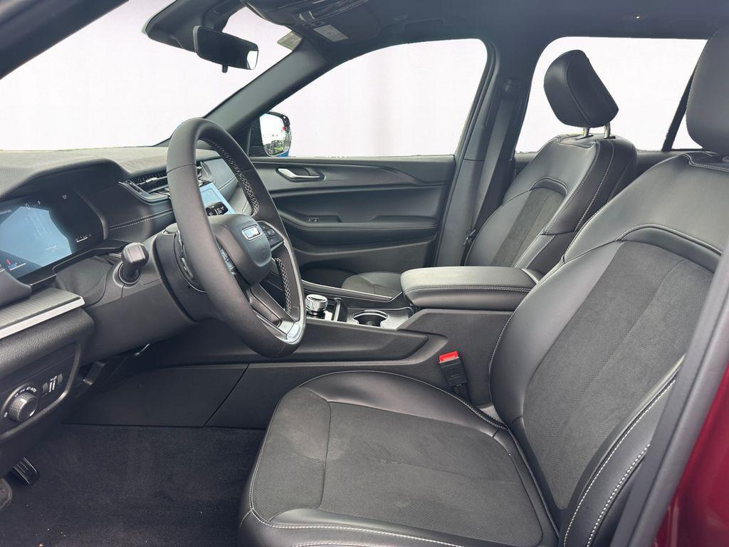 new 2025 Jeep Grand Cherokee car, priced at $43,809