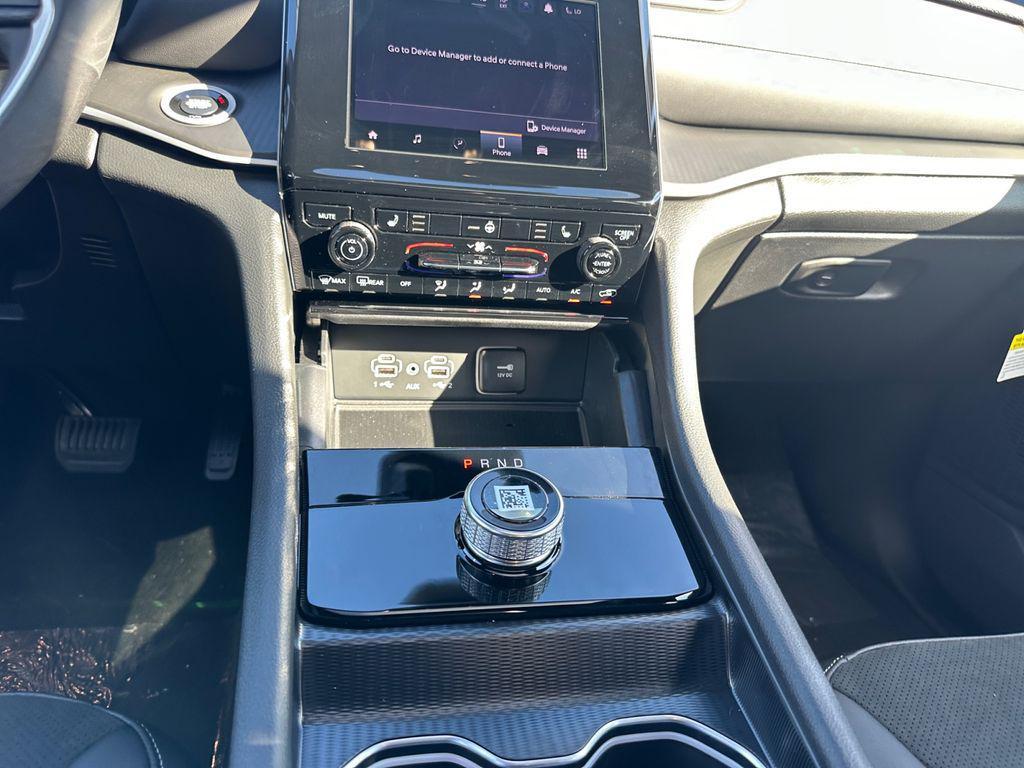 new 2025 Jeep Grand Cherokee car, priced at $40,653