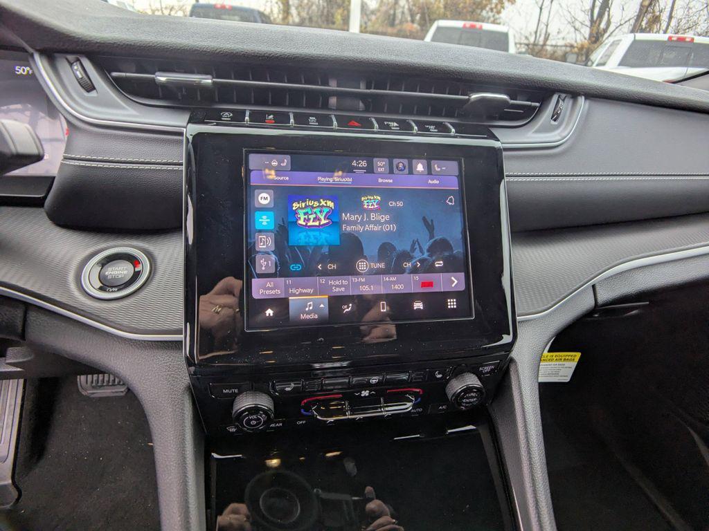 new 2025 Jeep Grand Cherokee car, priced at $43,574