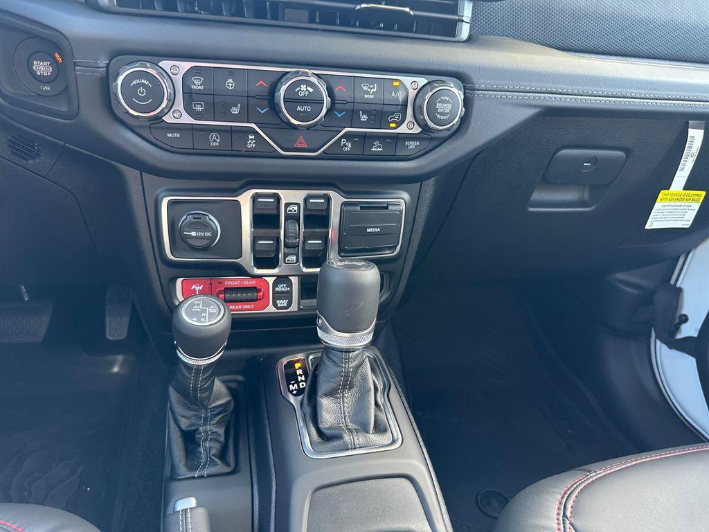 new 2025 Jeep Wrangler car, priced at $62,999