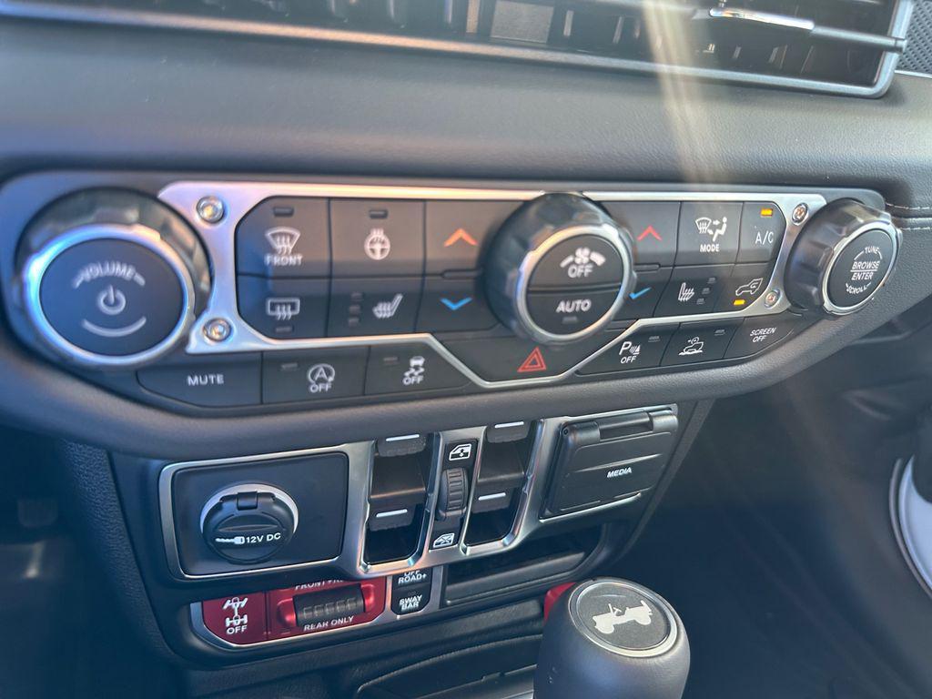 new 2025 Jeep Wrangler car, priced at $62,999