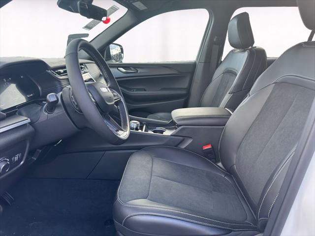 new 2025 Jeep Grand Cherokee L car, priced at $43,275