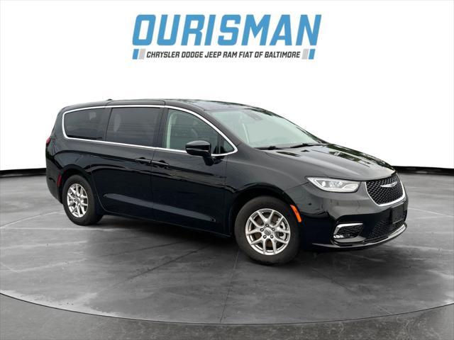 used 2024 Chrysler Pacifica car, priced at $29,400
