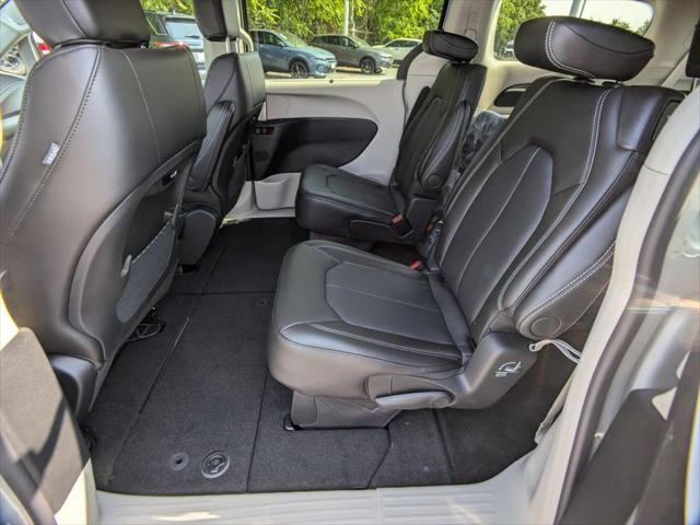 new 2024 Chrysler Pacifica car, priced at $33,355