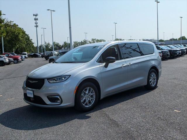 new 2024 Chrysler Pacifica car, priced at $33,355