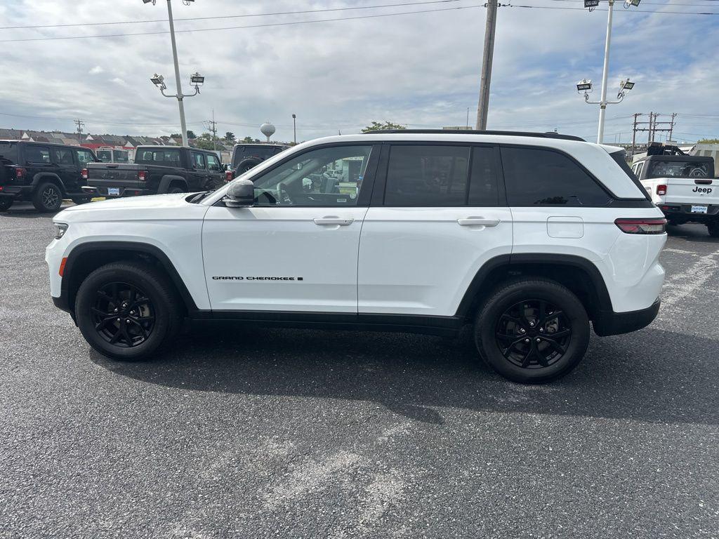 used 2024 Jeep Grand Cherokee car, priced at $29,500