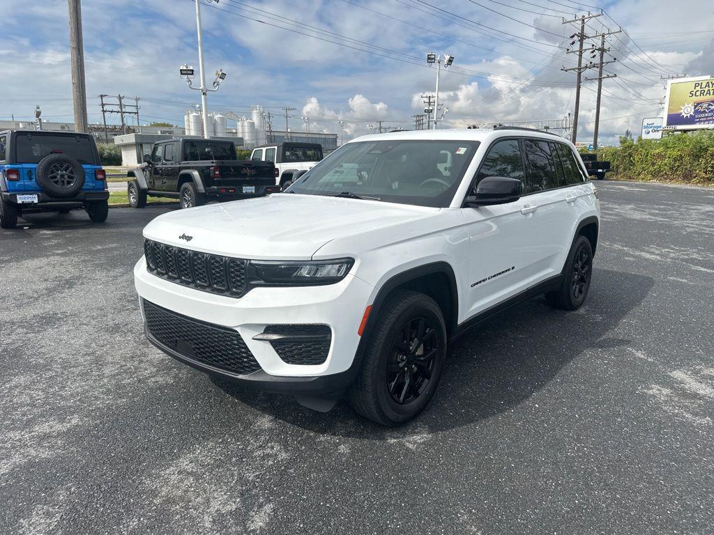 used 2024 Jeep Grand Cherokee car, priced at $29,500