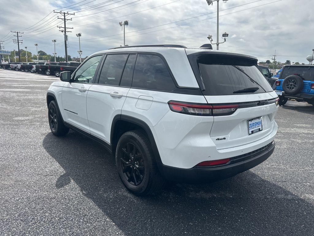 used 2024 Jeep Grand Cherokee car, priced at $29,500