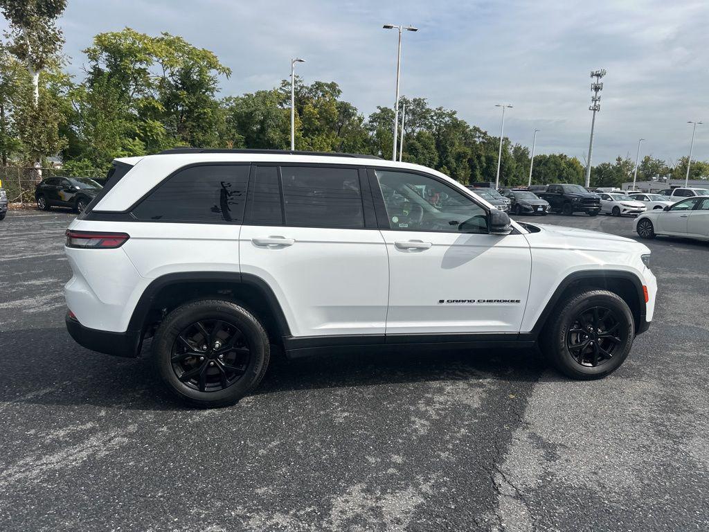 used 2024 Jeep Grand Cherokee car, priced at $29,500