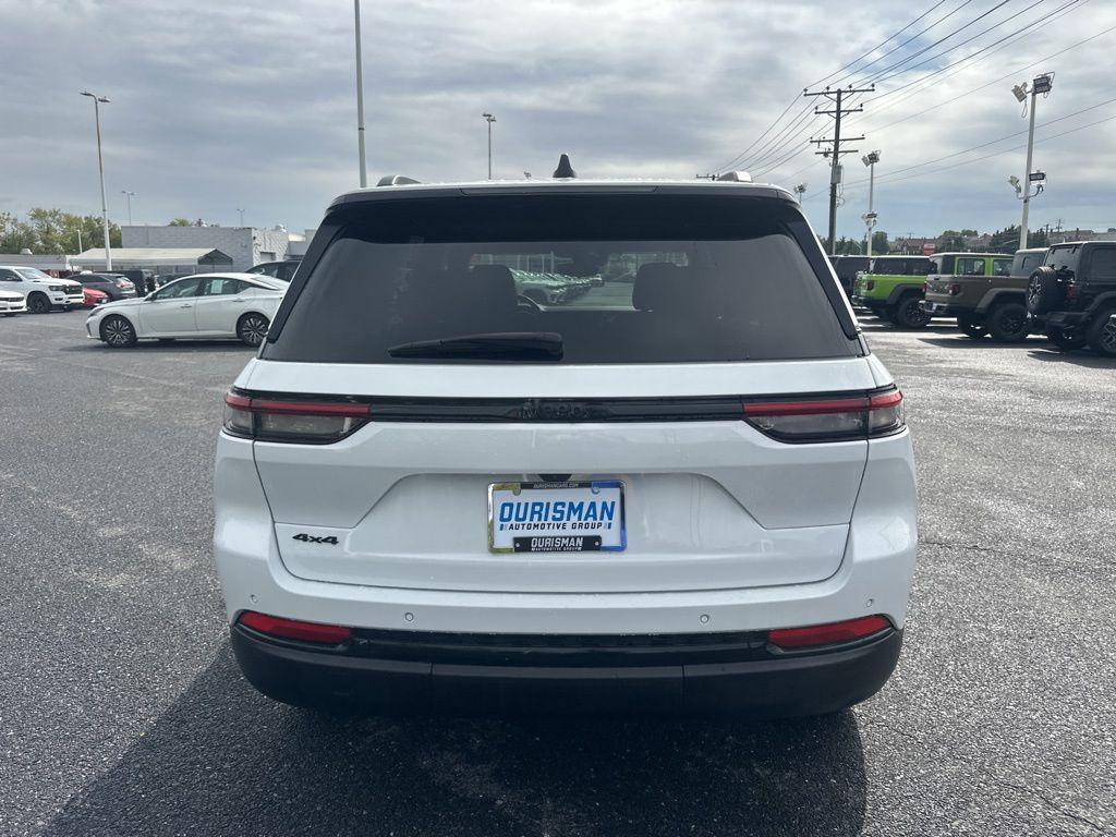 used 2024 Jeep Grand Cherokee car, priced at $29,500