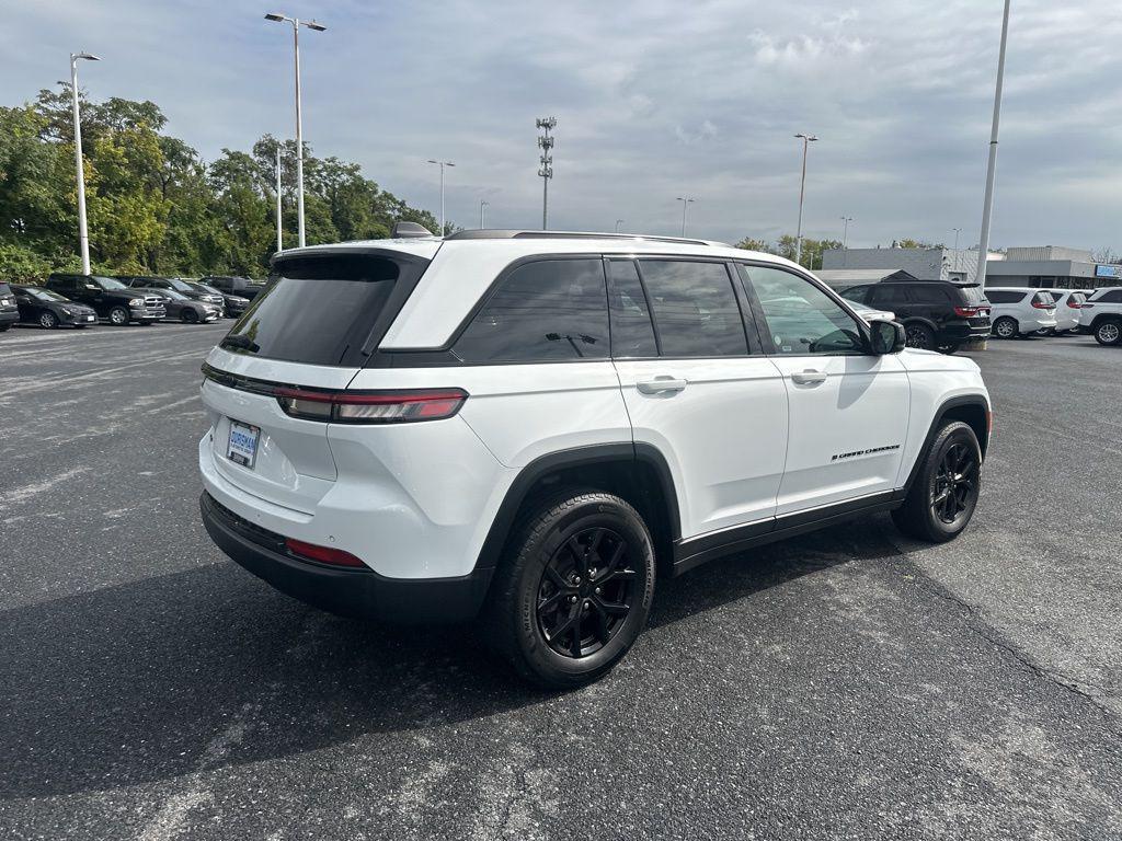 used 2024 Jeep Grand Cherokee car, priced at $29,500