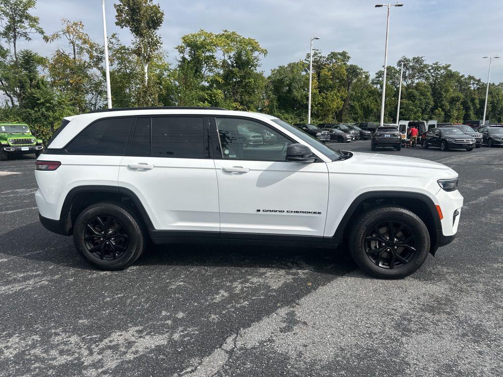 used 2024 Jeep Grand Cherokee car, priced at $29,500