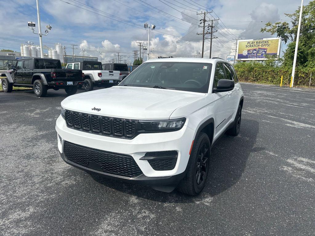used 2024 Jeep Grand Cherokee car, priced at $29,500