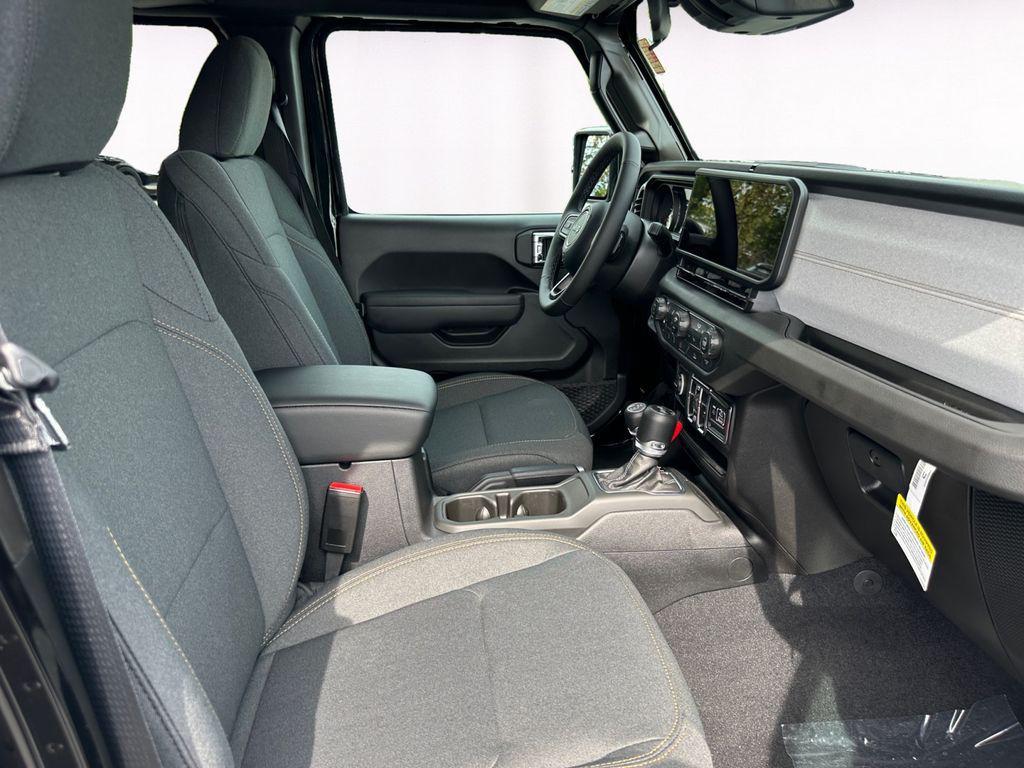 new 2025 Jeep Wrangler car, priced at $40,948