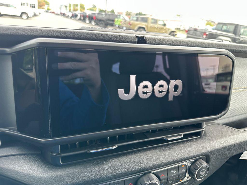 new 2025 Jeep Wrangler car, priced at $40,948