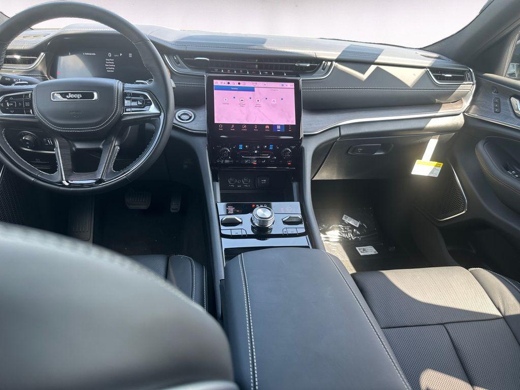 new 2025 Jeep Grand Cherokee car, priced at $59,892