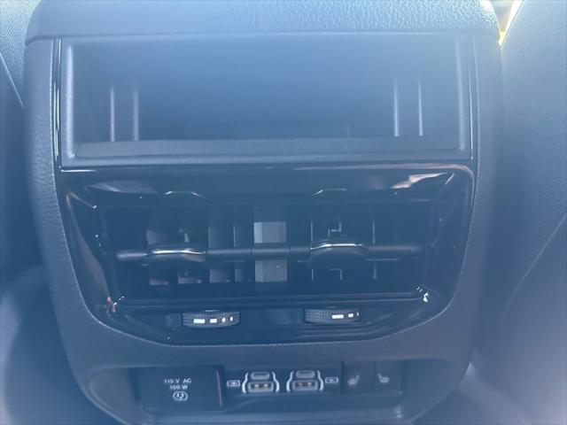 new 2025 Jeep Grand Cherokee car, priced at $57,392