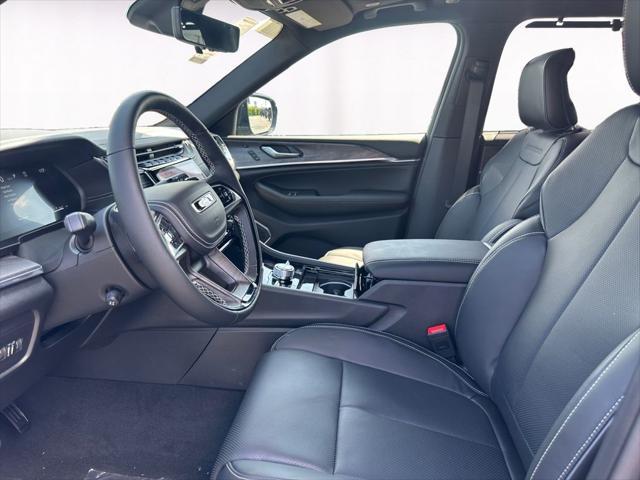new 2025 Jeep Grand Cherokee car, priced at $57,392