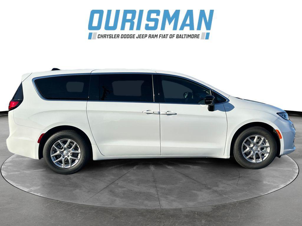 new 2026 Chrysler Pacifica car, priced at $39,340