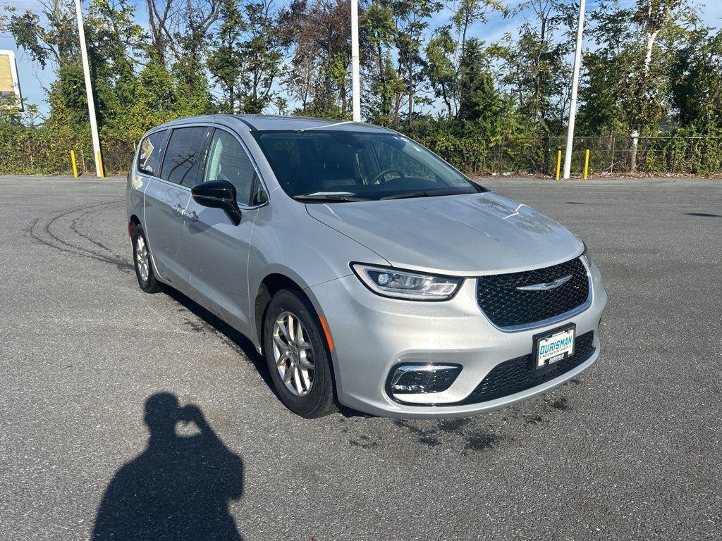 used 2024 Chrysler Pacifica car, priced at $31,800