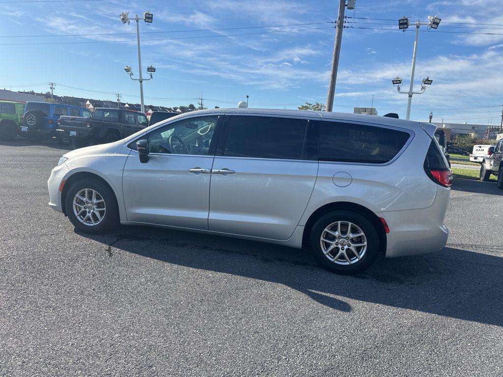 used 2024 Chrysler Pacifica car, priced at $31,800