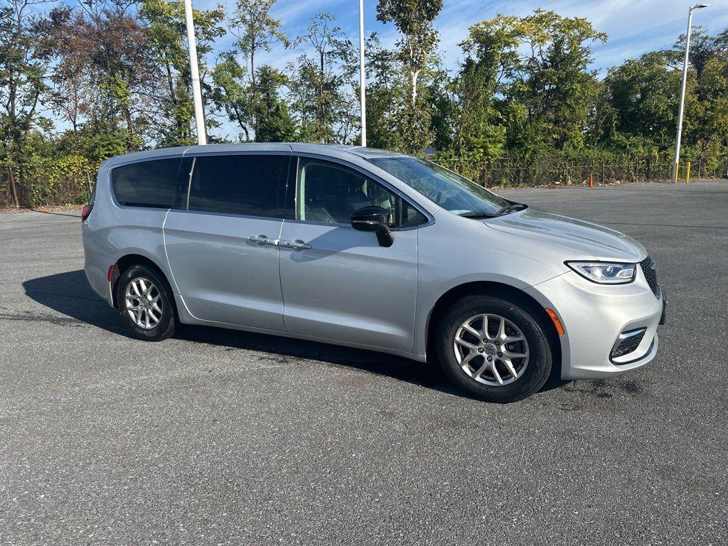 used 2024 Chrysler Pacifica car, priced at $31,800