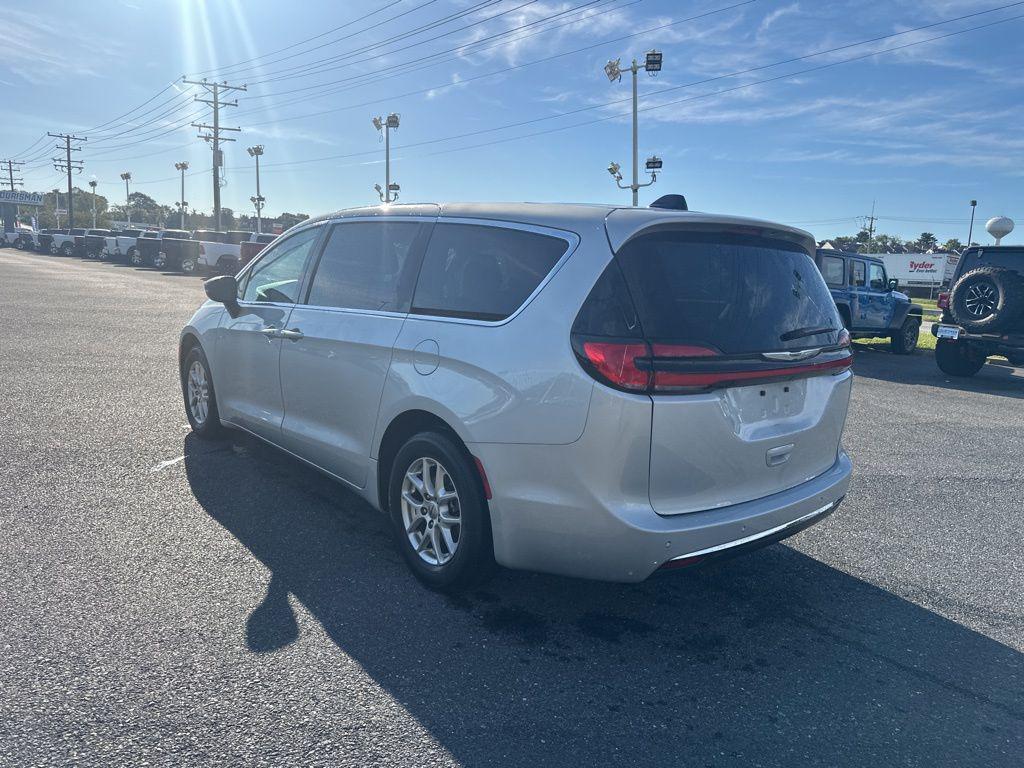 used 2024 Chrysler Pacifica car, priced at $31,800
