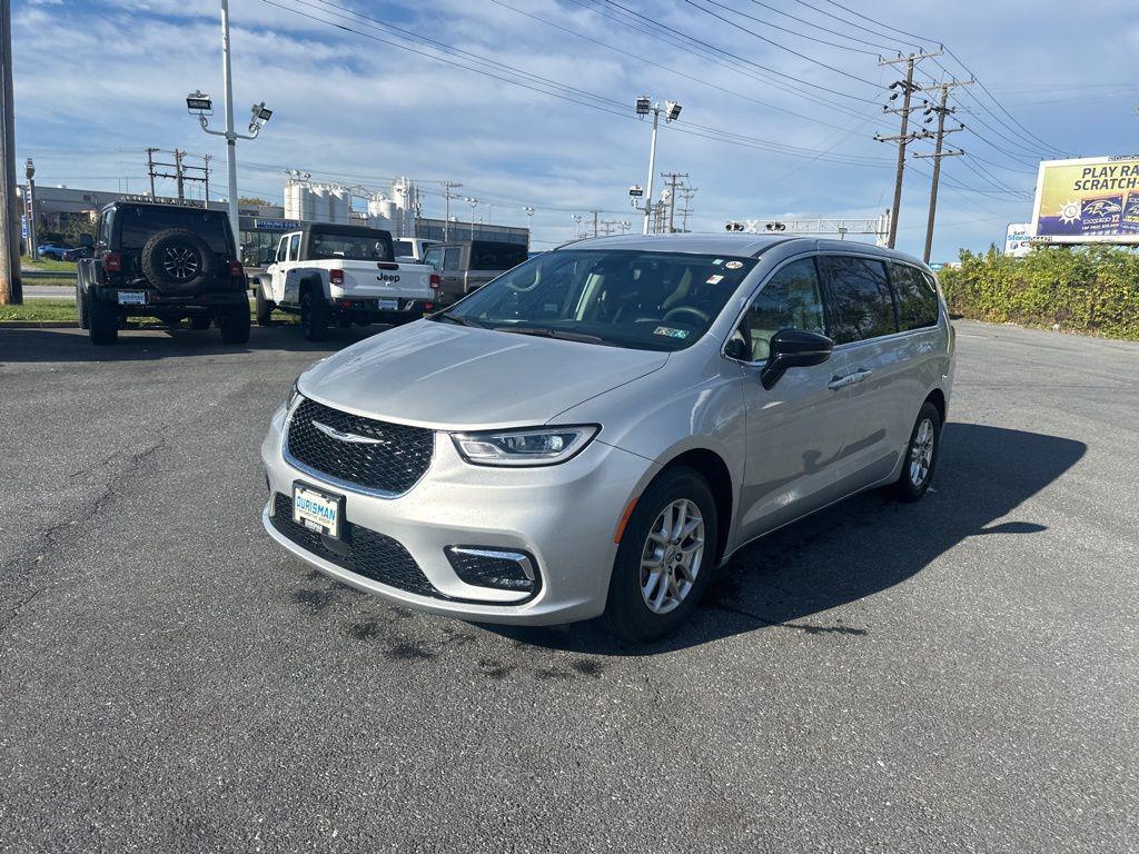 used 2024 Chrysler Pacifica car, priced at $31,800