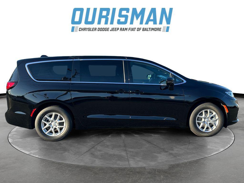 new 2026 Chrysler Pacifica car, priced at $39,340
