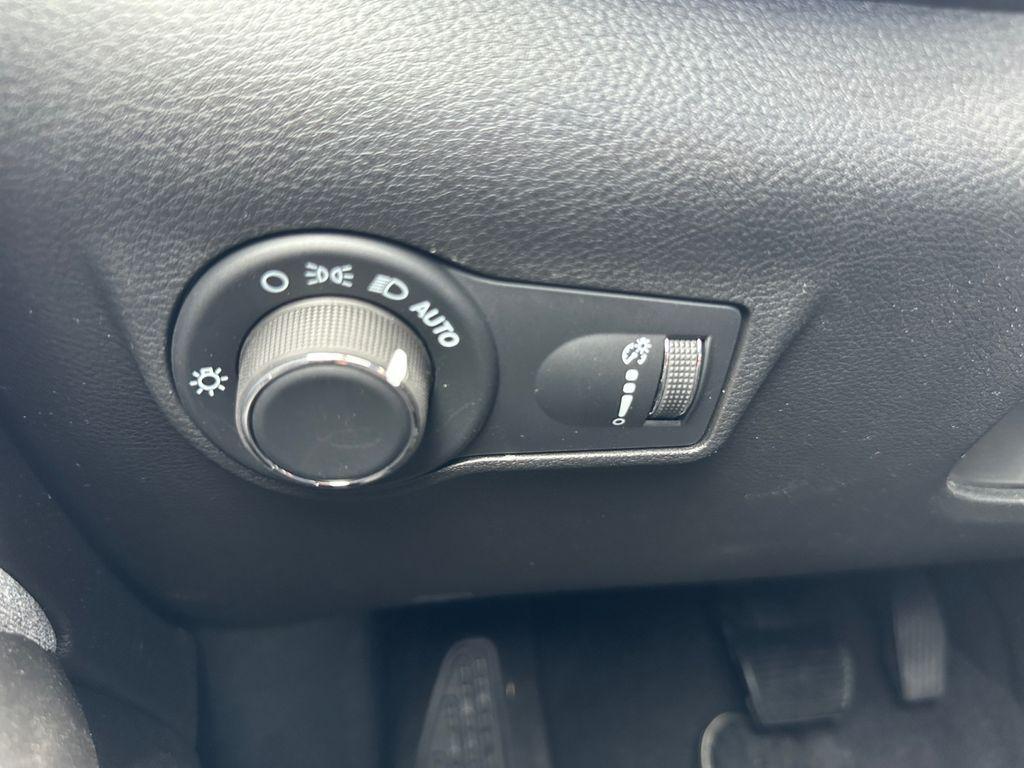 new 2025 Jeep Compass car, priced at $25,262