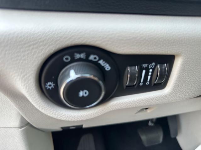 used 2023 Chrysler Pacifica car, priced at $26,500