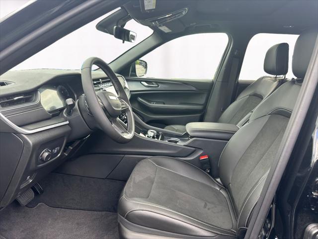 new 2025 Jeep Grand Cherokee car, priced at $43,370