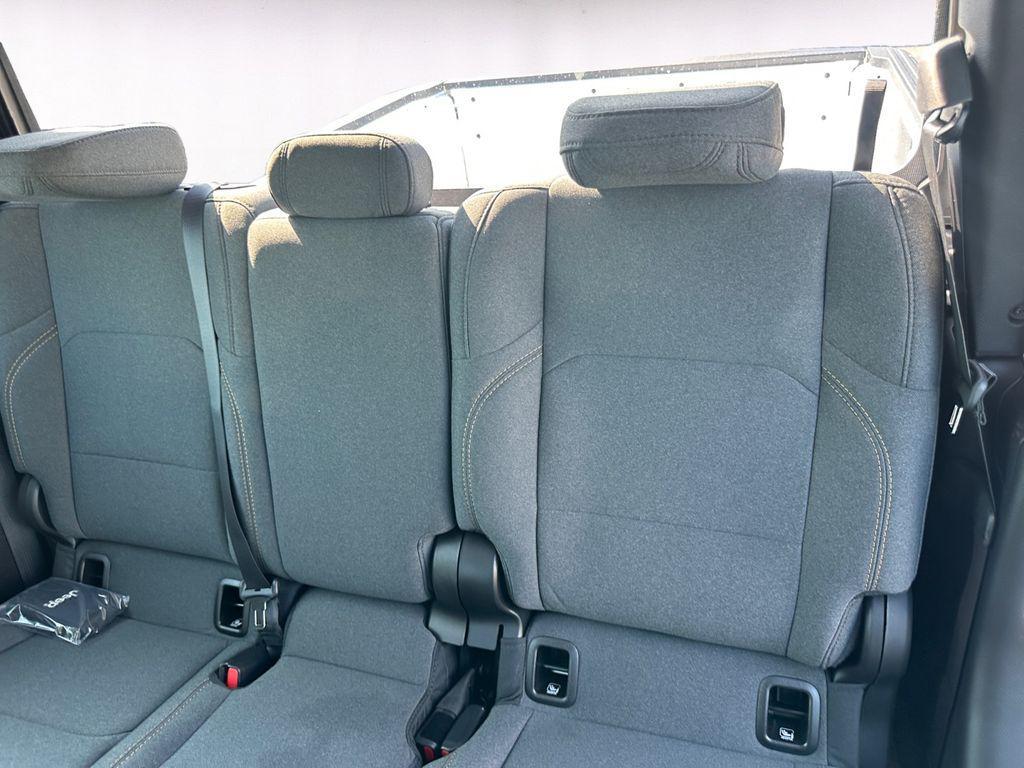 new 2025 Jeep Gladiator car, priced at $33,081