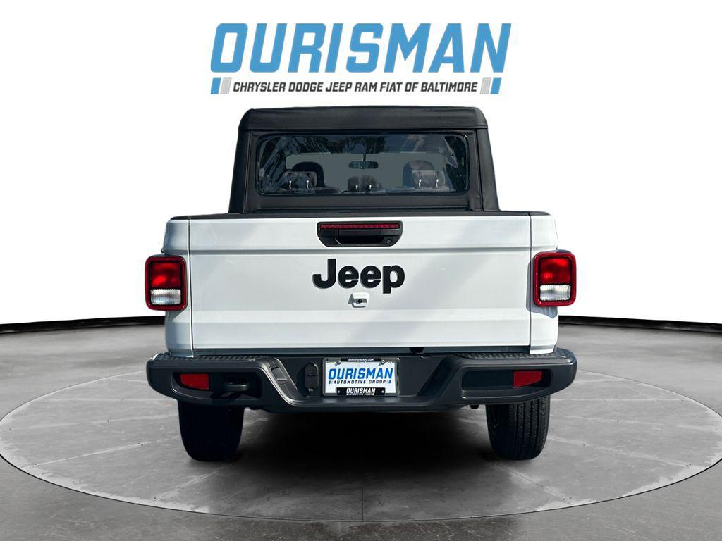 new 2025 Jeep Gladiator car, priced at $33,081