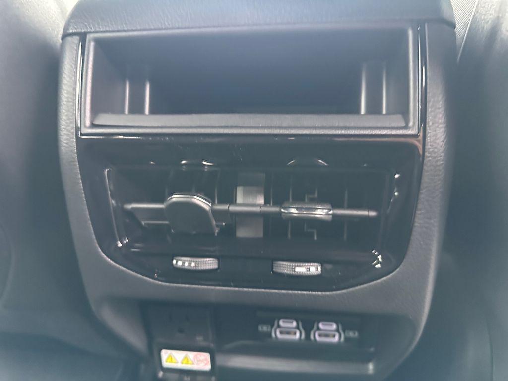 new 2025 Jeep Grand Cherokee car, priced at $39,695