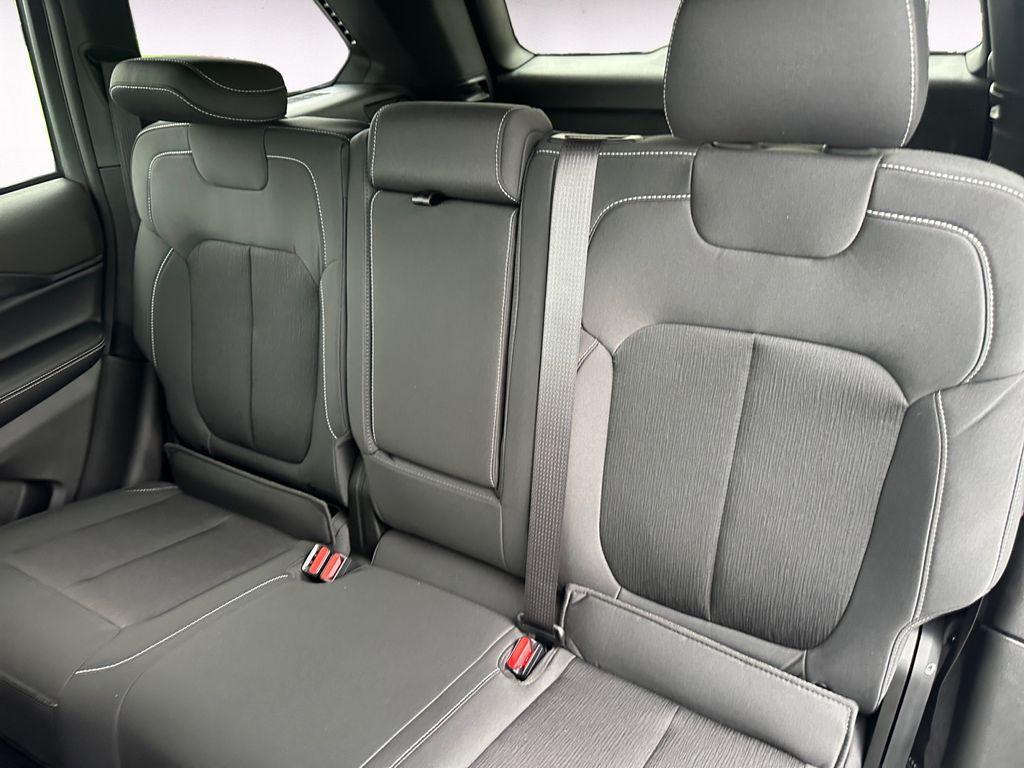 new 2025 Jeep Grand Cherokee car, priced at $39,695