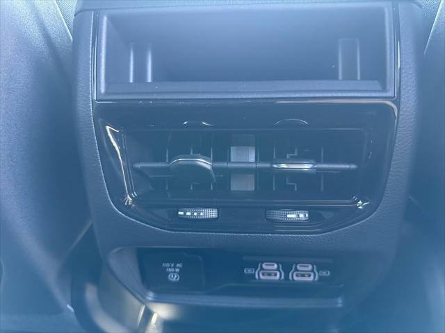 new 2025 Jeep Grand Cherokee car, priced at $41,286
