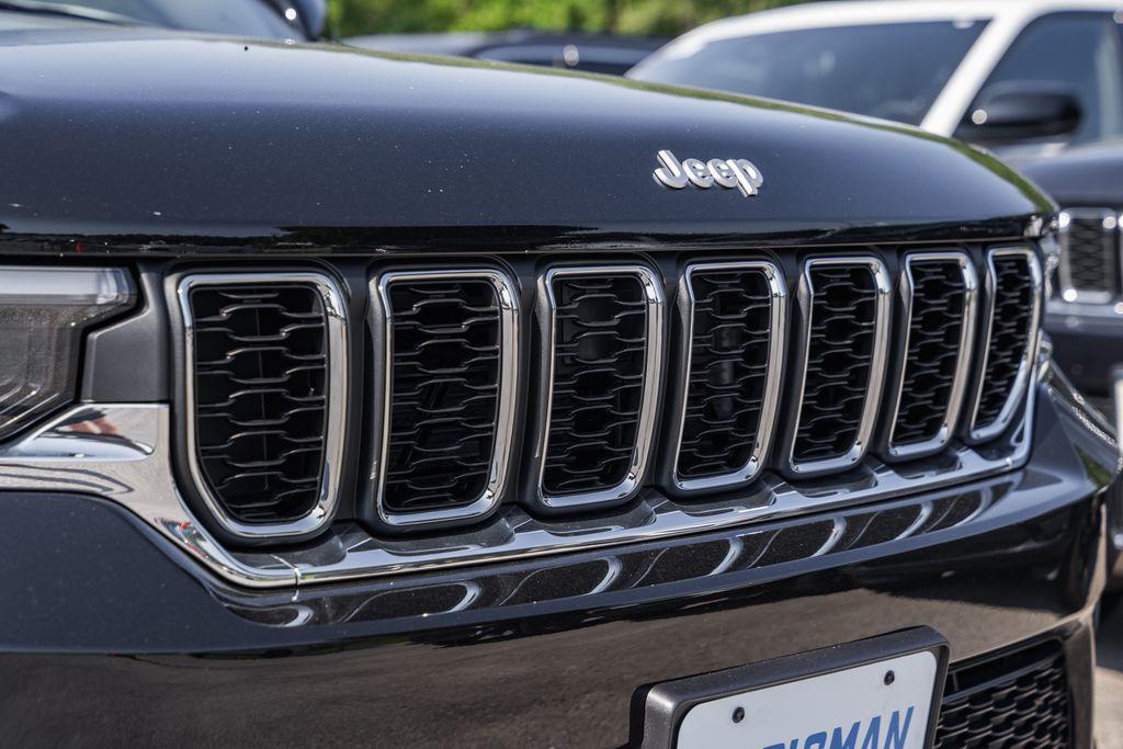 new 2025 Jeep Grand Cherokee car, priced at $35,274