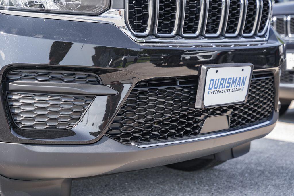 new 2025 Jeep Grand Cherokee car, priced at $35,274