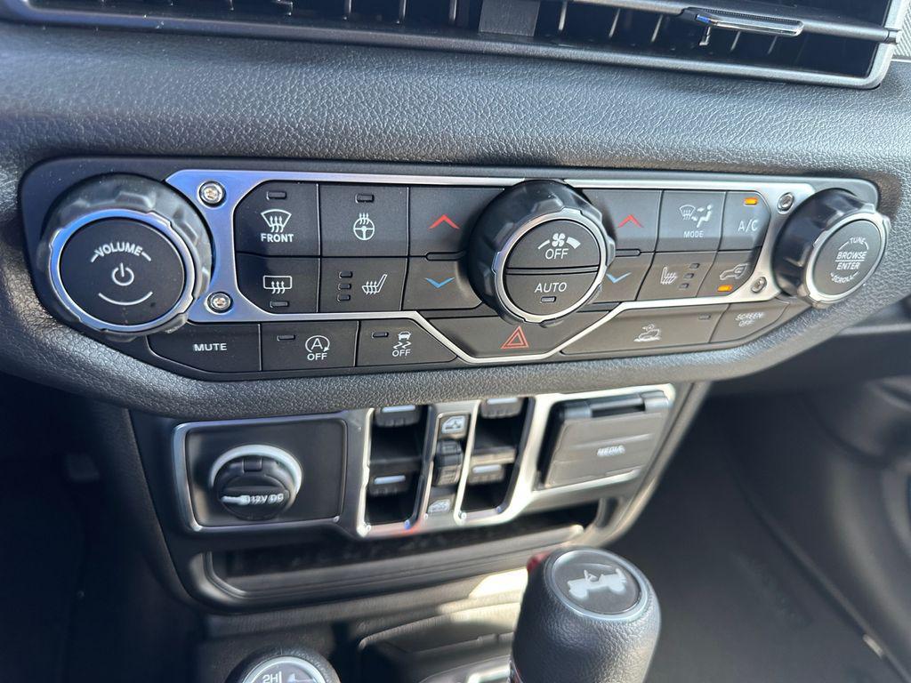 new 2025 Jeep Wrangler car, priced at $40,948