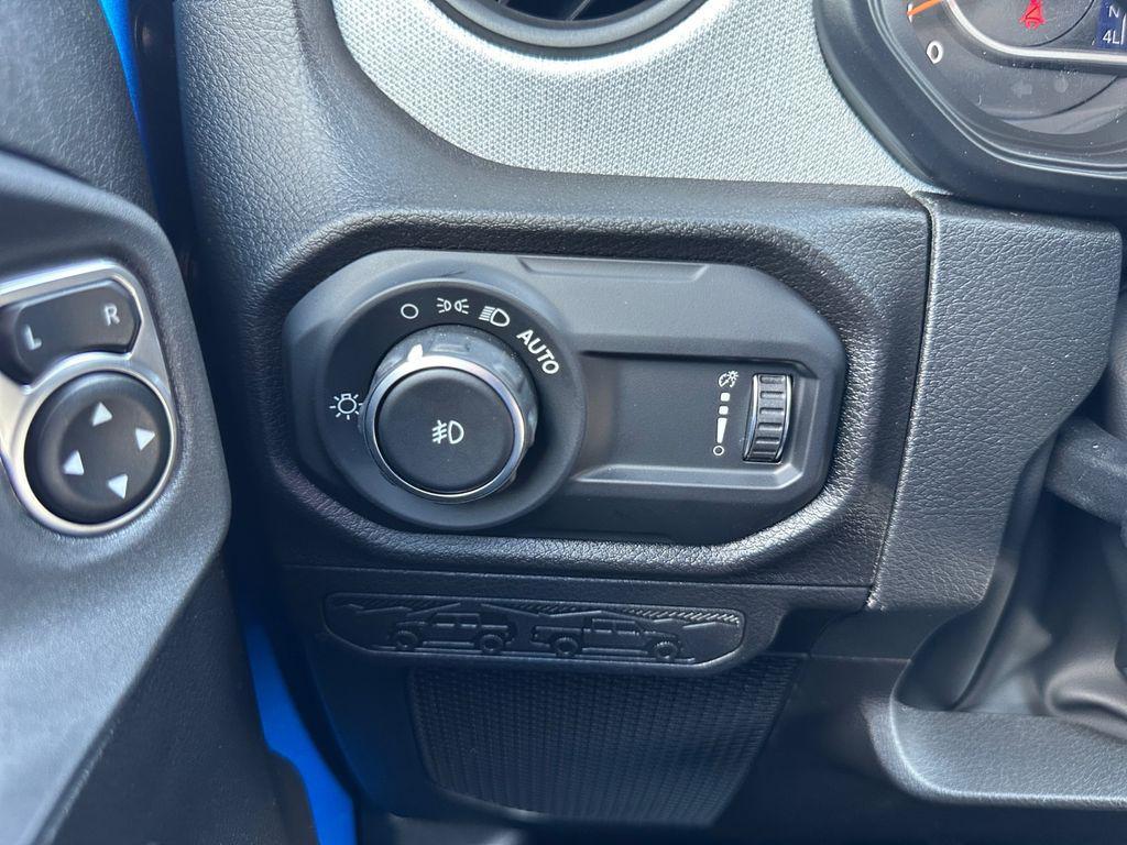 new 2025 Jeep Wrangler car, priced at $40,948