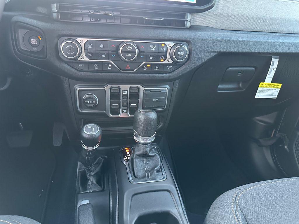 new 2025 Jeep Gladiator car, priced at $42,434