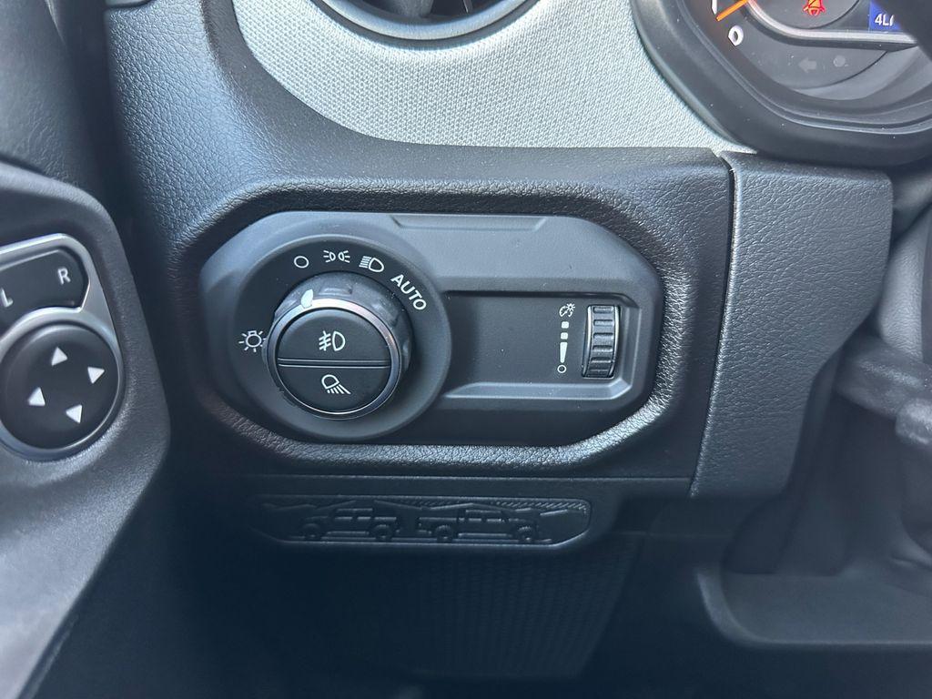 new 2025 Jeep Gladiator car, priced at $42,434