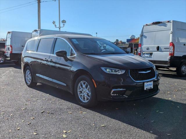 new 2025 Chrysler Pacifica car, priced at $40,759