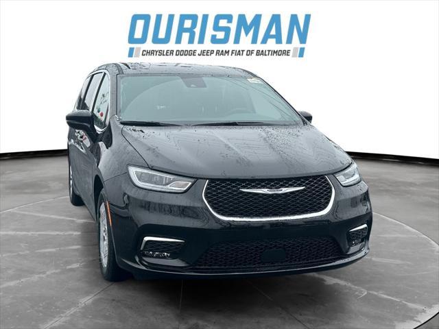 new 2025 Chrysler Pacifica car, priced at $38,324