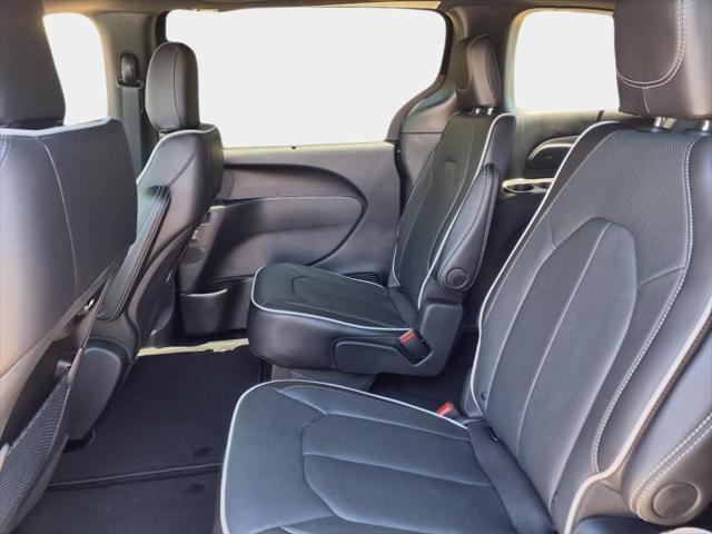 new 2025 Chrysler Pacifica car, priced at $45,411