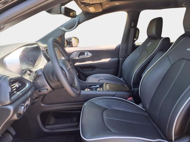 new 2025 Chrysler Pacifica car, priced at $45,411